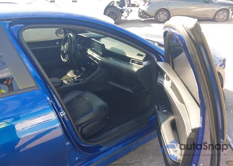 2021 Kia K5 Gt-Line z USA, uszkodzony, nr VIN 5XXG64J27MG060740